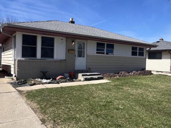 2702 Loraine AVENUE, Racine, WI 53404