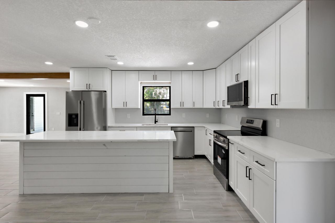 8587 SW 18th Avenue, Stuart, FL 34997 Photo