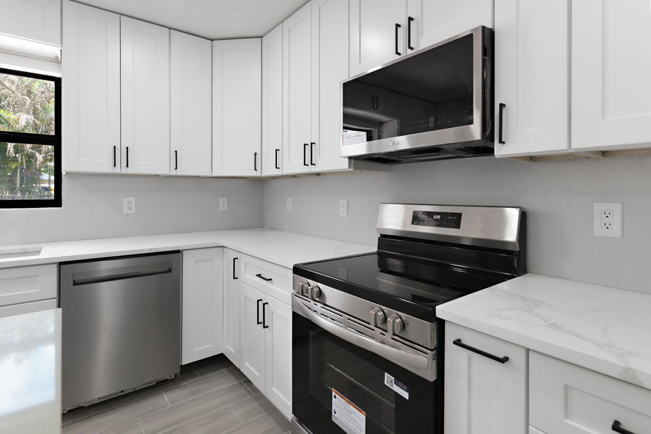 8587 SW 18th Avenue, Stuart, FL 34997 Photo