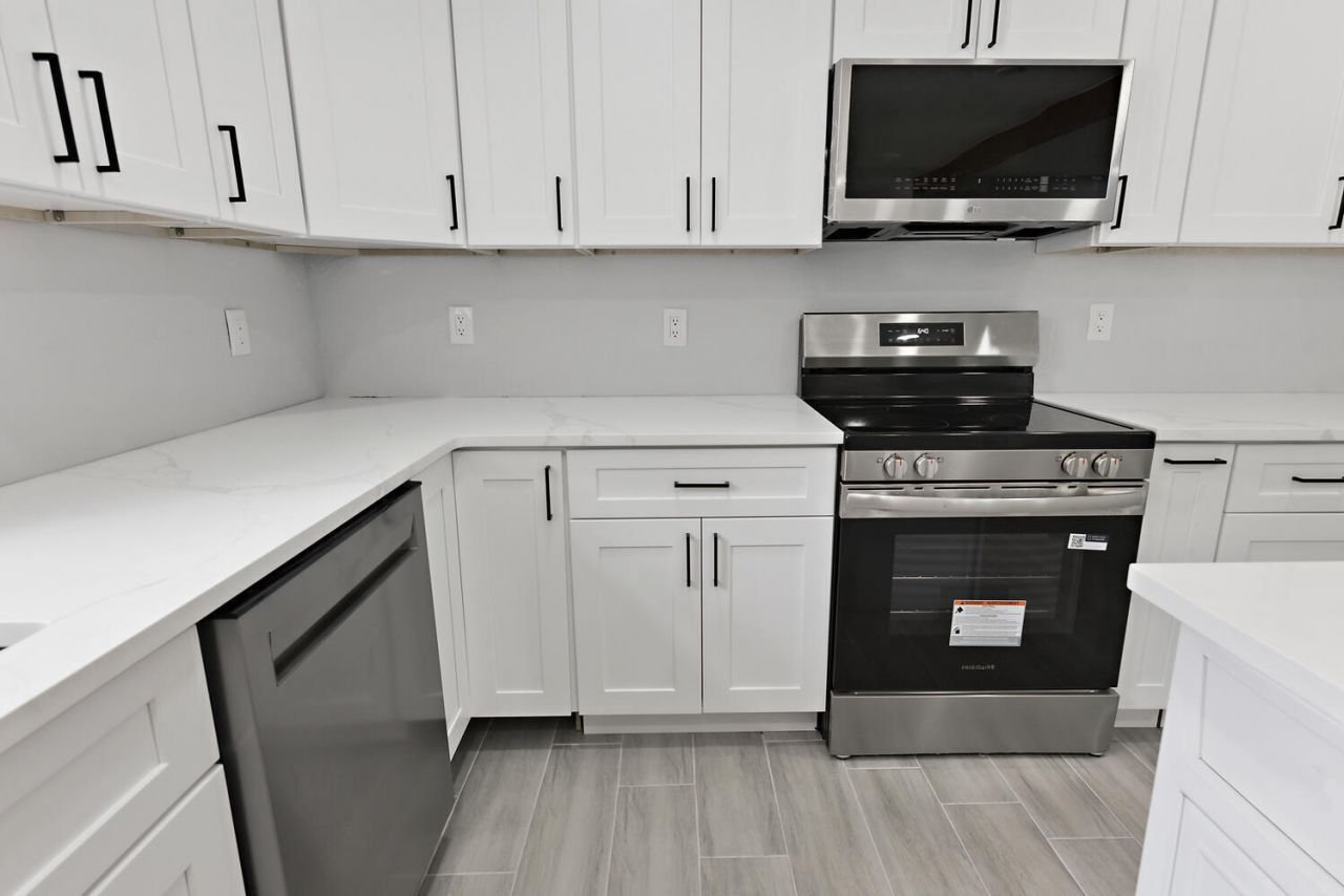 8587 SW 18th Avenue, Stuart, FL 34997 Photo