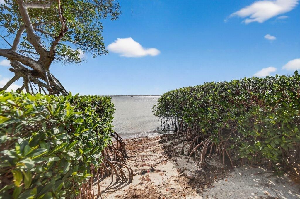 218 NE Edgewater Drive, Unit 218, Hutchinson Island, FL 34996 Photo