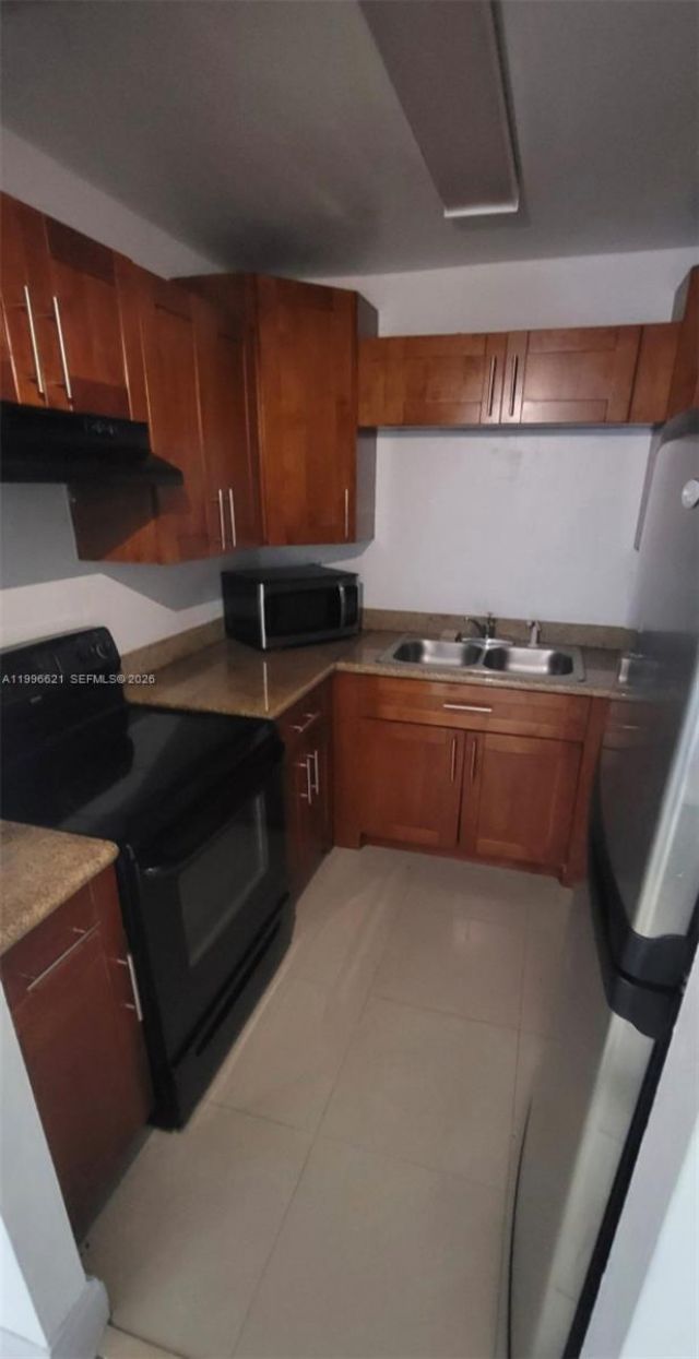 1805 W 56th St, Unit 209, Hialeah, FL 33012 Photo