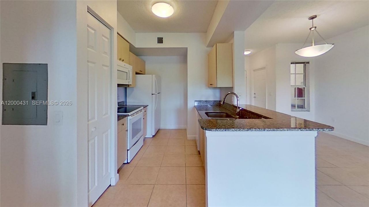 2493 Centergate Dr, Unit 103, Miramar, FL 33025 Photo