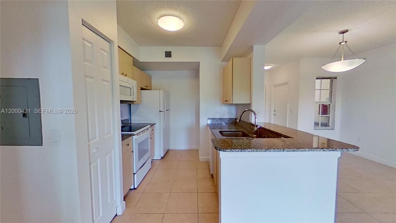 2493 Centergate Dr, Unit 103, Miramar, FL 33025 Photo