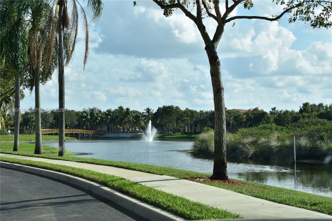 2493 Centergate Dr, Unit 103, Miramar, FL 33025 Photo