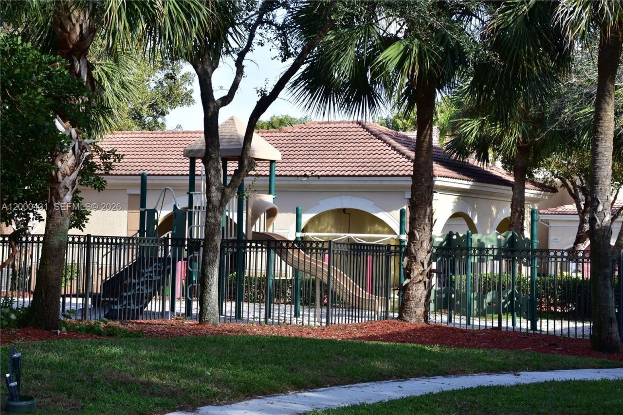 2493 Centergate Dr, Unit 103, Miramar, FL 33025 Photo