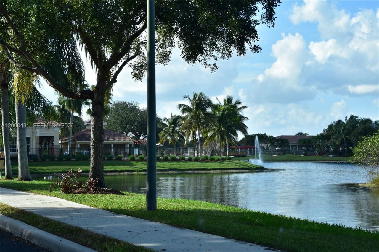 2493 Centergate Dr, Unit 103, Miramar, FL 33025 Photo