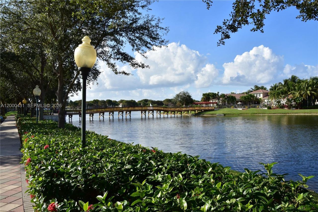 2493 Centergate Dr, Unit 103, Miramar, FL 33025 Photo