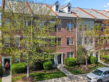 42462 HOLLYHOCK TERRACE, BRAMBLETON, VA 20148