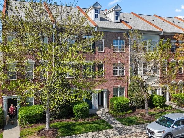 42462 HOLLYHOCK TERRACE, BRAMBLETON, VA 20148