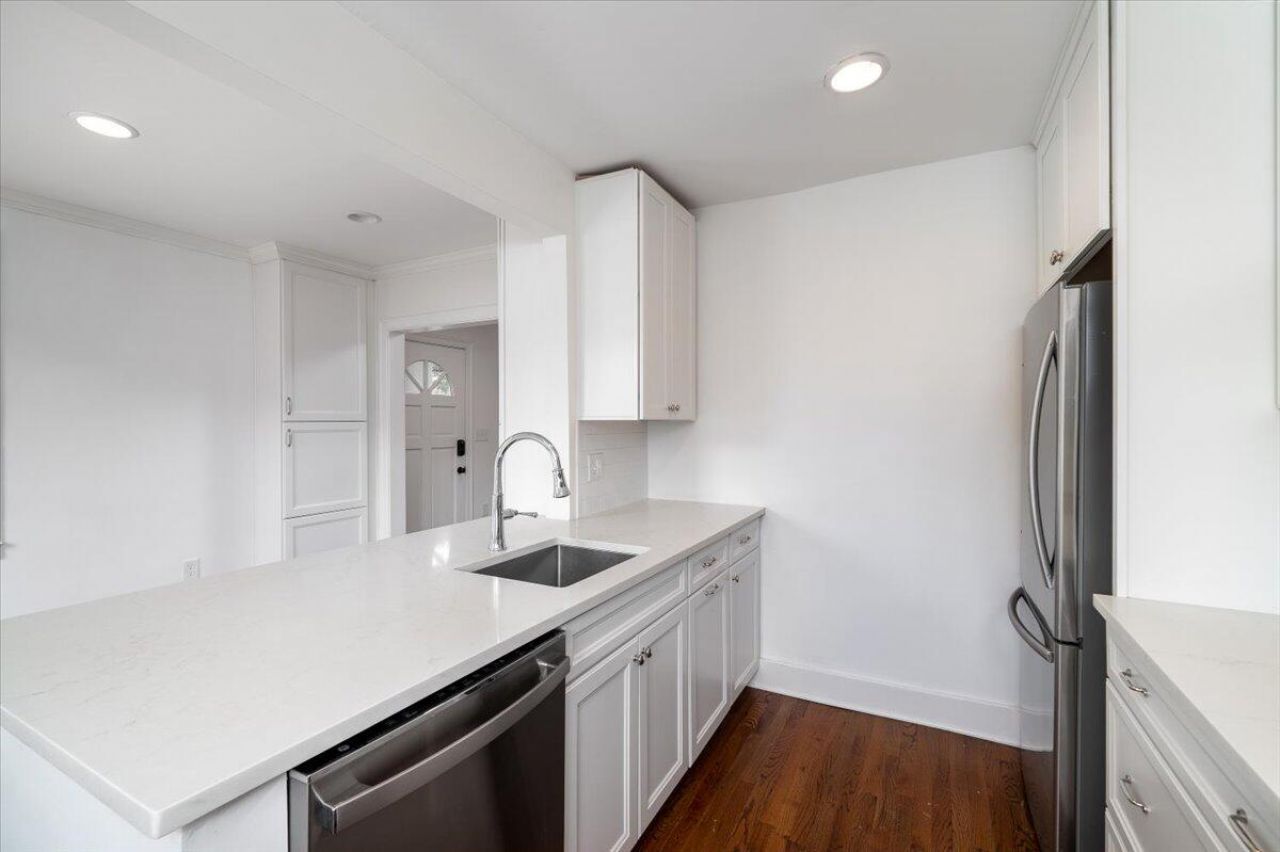 20 Timmerman Drive Photo 8