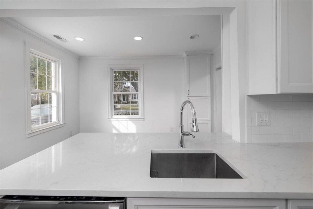 20 Timmerman Drive Photo 9