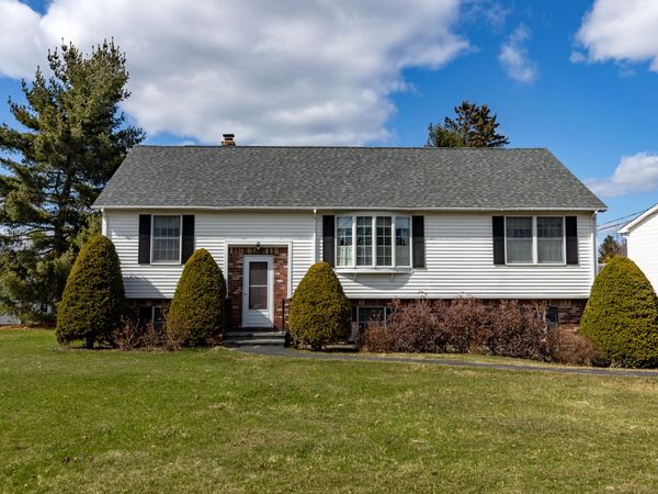 24 Laurel Circle Circle, Bangor, ME 04401