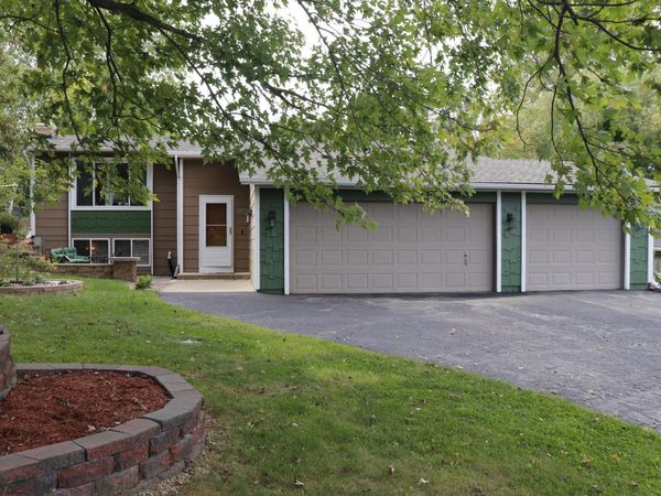 12924 16th Avenue S, Burnsville, MN 55337