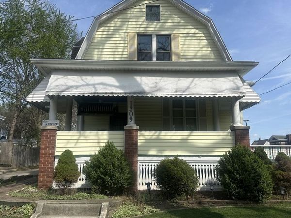 1309 N Lee Street, Bloomington, IL 61701