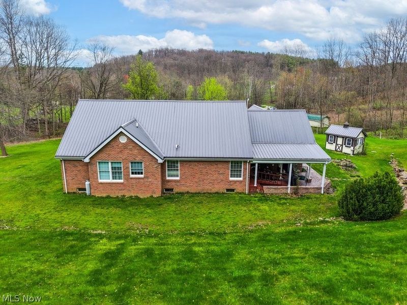 3139 Camille Road SW, Sherrodsville, OH 44675 Photo 4