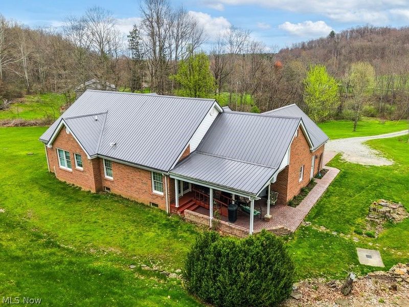 3139 Camille Road SW, Sherrodsville, OH 44675 Photo 5