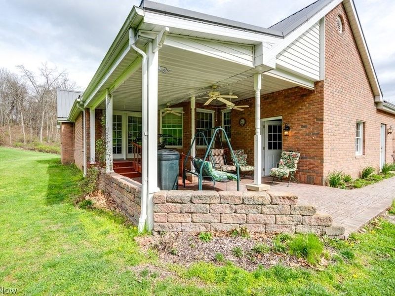 3139 Camille Road SW, Sherrodsville, OH 44675 Photo 9