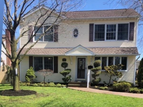 1009 Huckleberry Road, North Bellmore, NY 11710