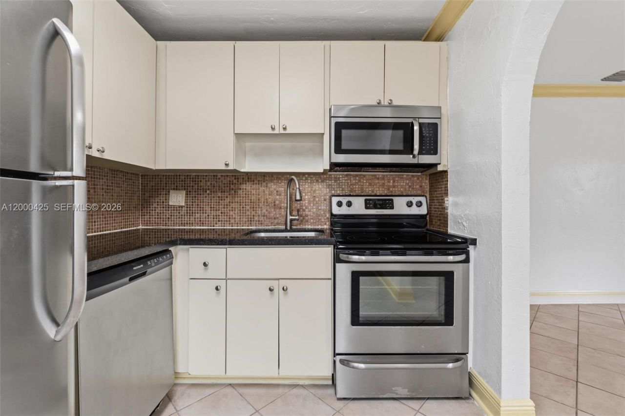 3147 Mcdonald St, Unit 2, Miami, FL 33133 Photo