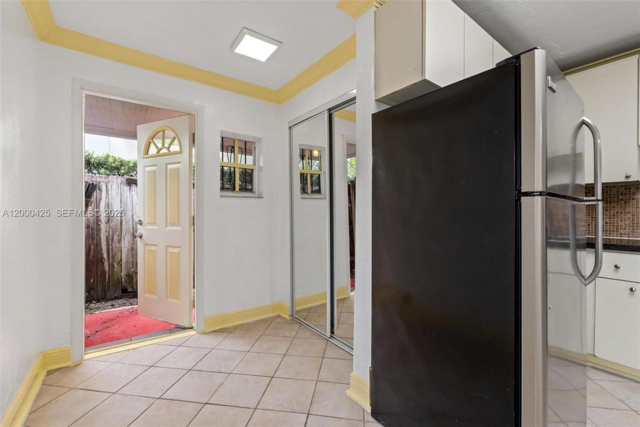 3147 Mcdonald St, Unit 2, Miami, FL 33133 Photo