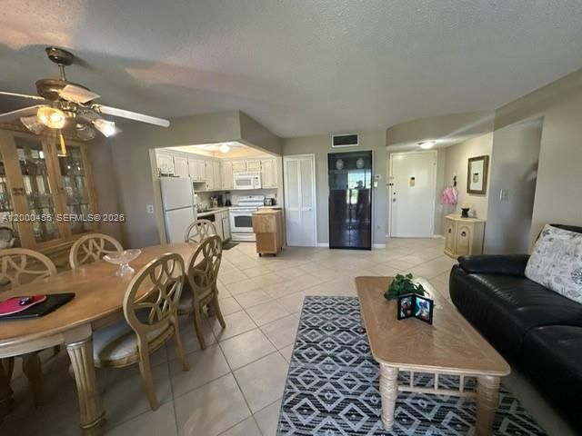 4980 E Sabal Palm Blvd, Unit 330, Tamarac, FL 33319 Photo