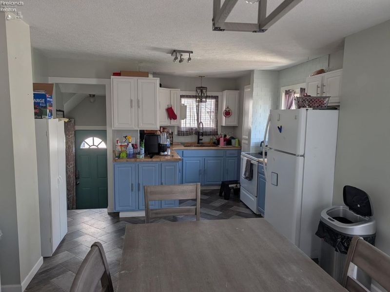 819 Rawson Avenue, Fremont, OH 43420 Photo 3