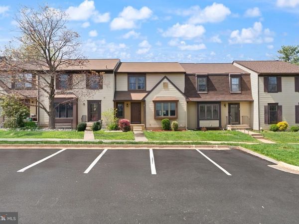 19 JERMYN COURT, STERLING, VA 20165