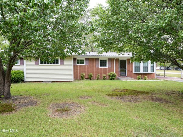 321 N Church Avenue, Garland, NC 28441