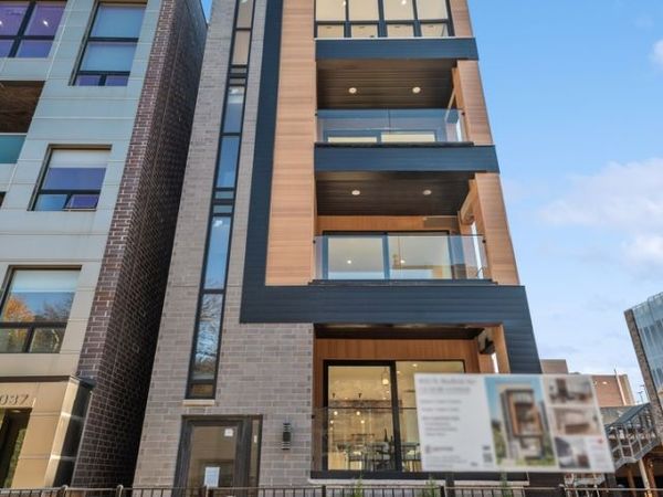 3035 N Sheffield Avenue, Unit 2, Chicago, IL 60657