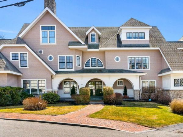 27 Badgers Island W, Unit 1, Kittery, ME 03904