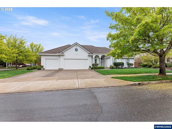 1702 NW Troon Ct, McMinnville, OR 97128