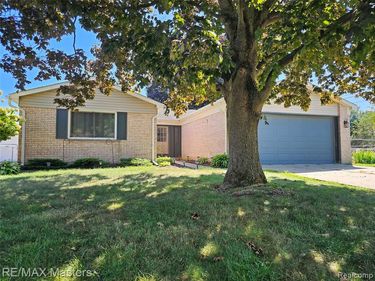 22317 Collette Street, Woodhaven, MI 48183