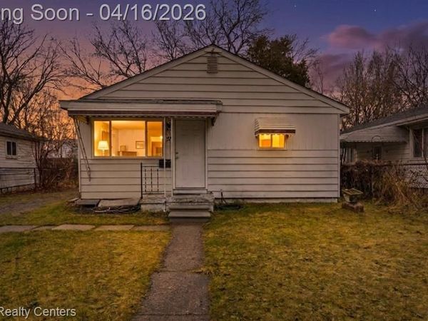 37 E Brooklyn Avenue, Pontiac, MI 48340