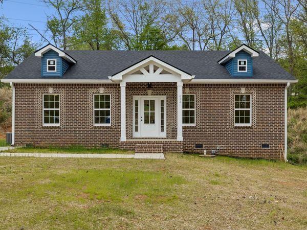 613 Hill Rd, Clarksville, TN 37040