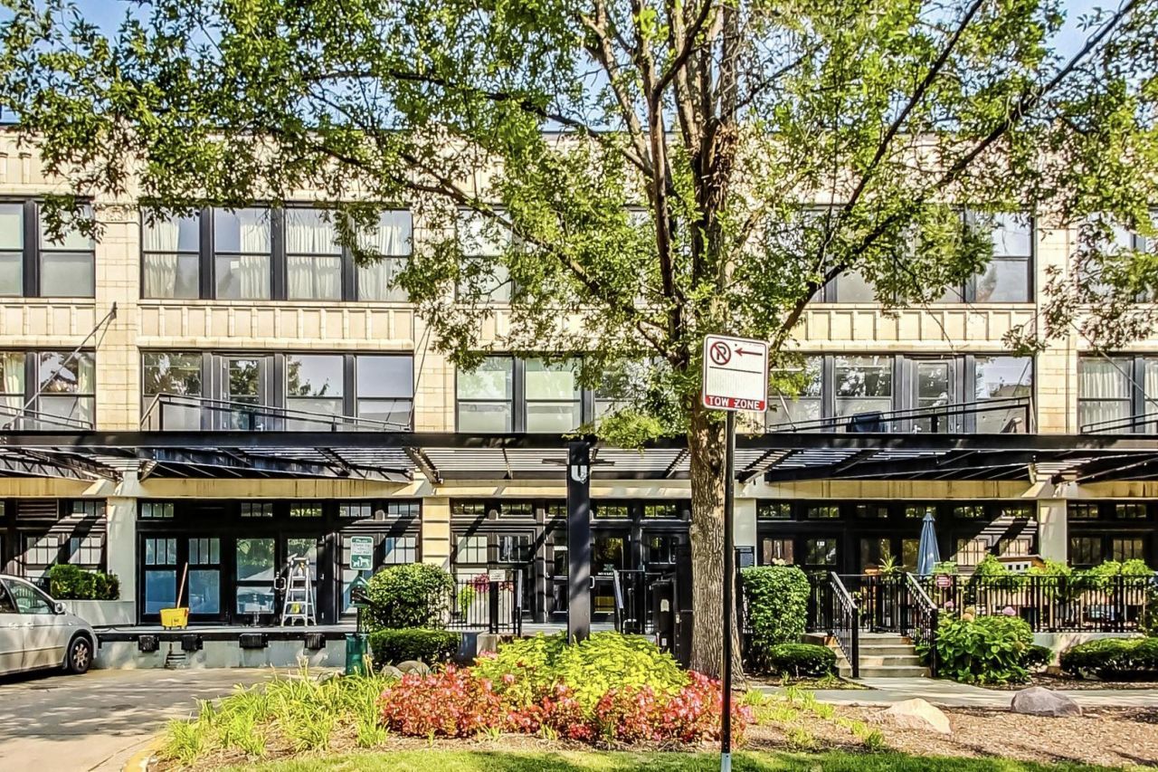 1000 W 15th Street, Unit 233, Chicago, IL 60608 Main Photo