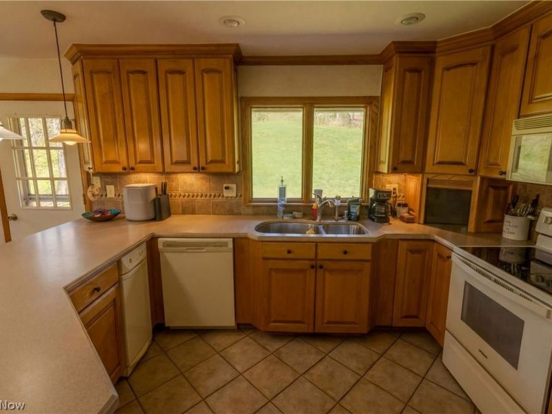 100 Crestwood Circle, Marietta, OH 45750 Photo 12