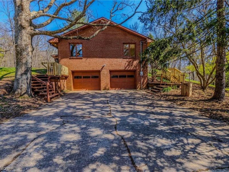 100 Crestwood Circle, Marietta, OH 45750 Photo 2