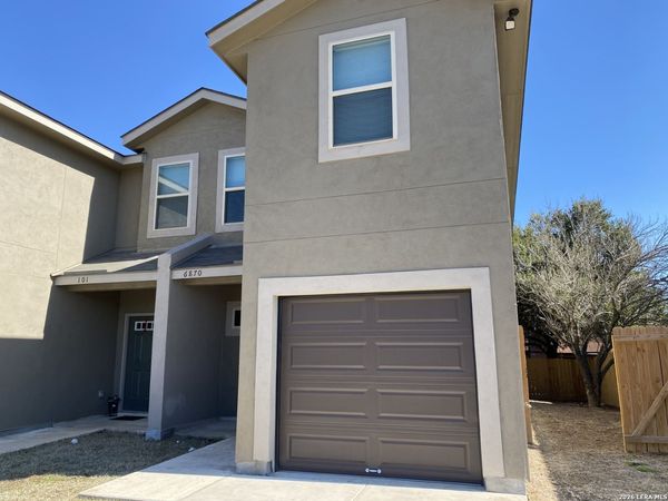 6870 Lakeview Dr, San Antonio, TX 78244