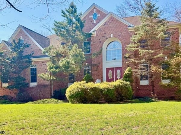 1 Schindler Ln, Monroe, NJ 08831