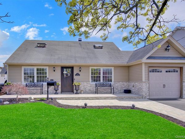 8 Carlton Drive, Massapequa, NY 11758