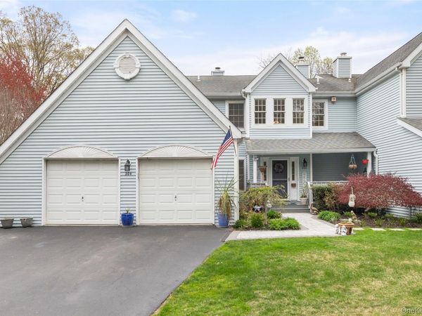 204 Mountain Ridge Drive, Unit 204, Mount Sinai, NY 11766