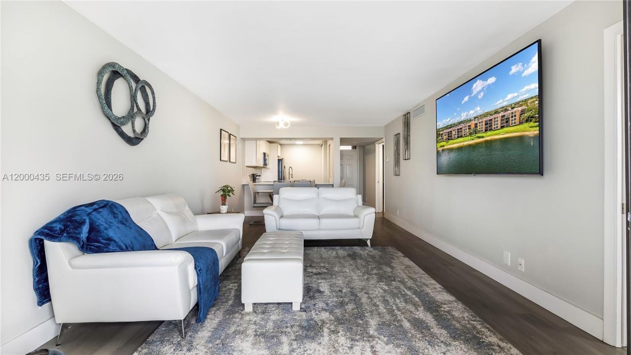 6231 Coral Lake Dr, Unit 307, Margate, FL 33063 Photo