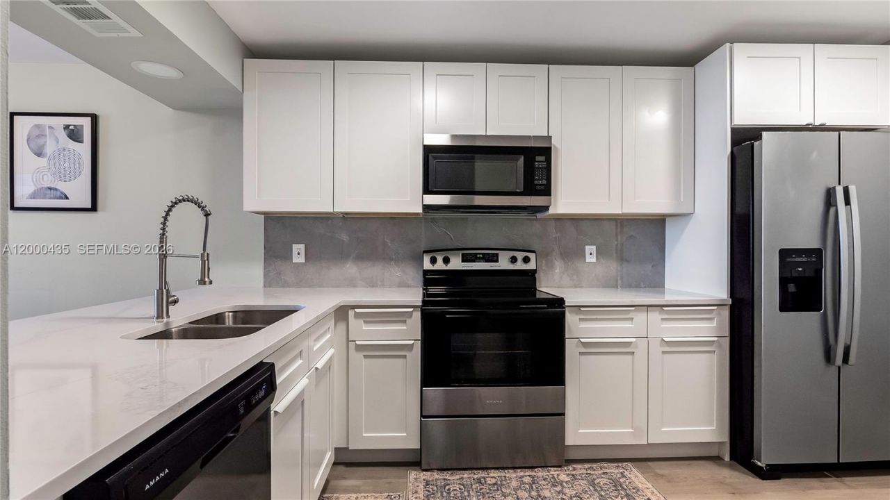 6231 Coral Lake Dr, Unit 307, Margate, FL 33063 Photo