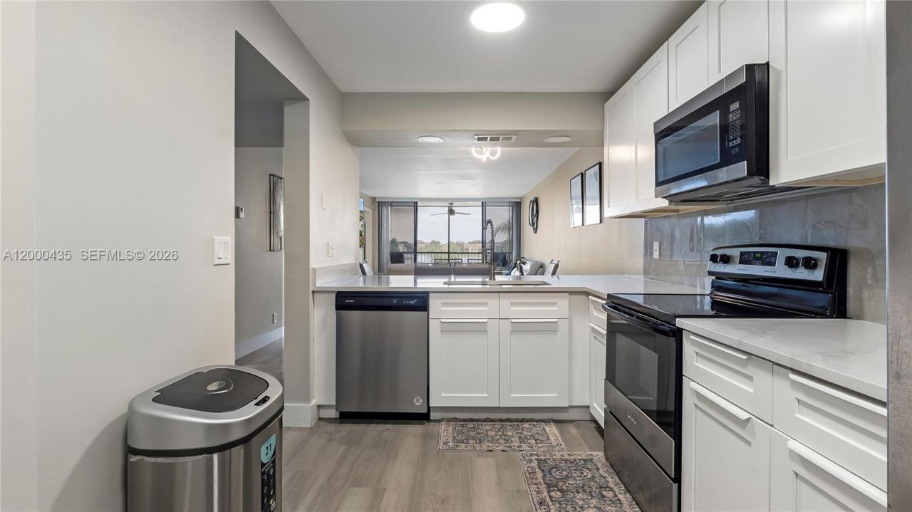 6231 Coral Lake Dr, Unit 307, Margate, FL 33063 Photo