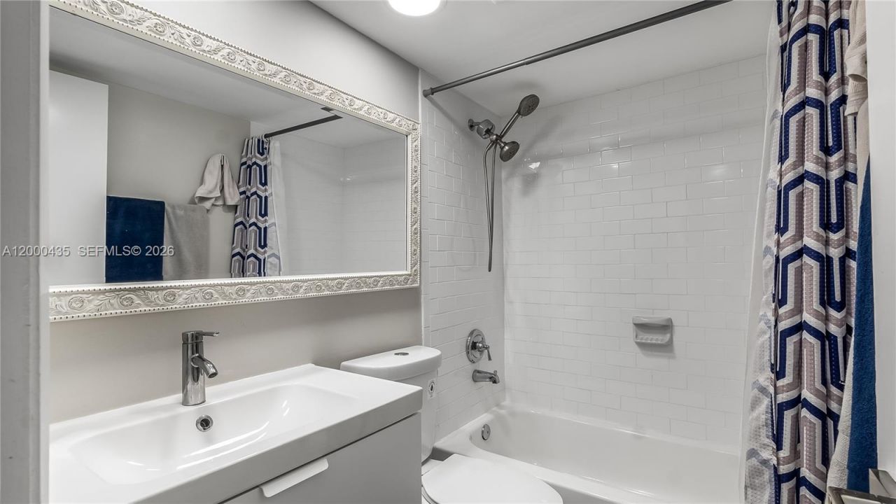 6231 Coral Lake Dr, Unit 307, Margate, FL 33063 Photo