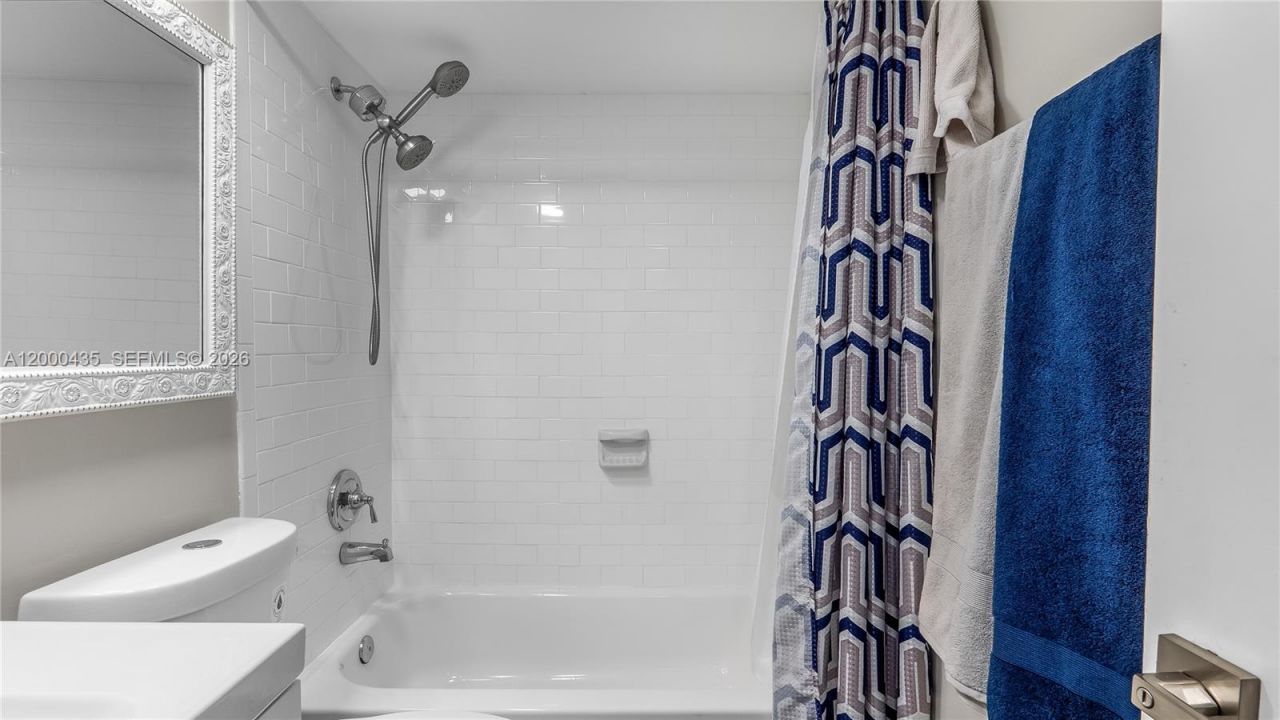 6231 Coral Lake Dr, Unit 307, Margate, FL 33063 Photo