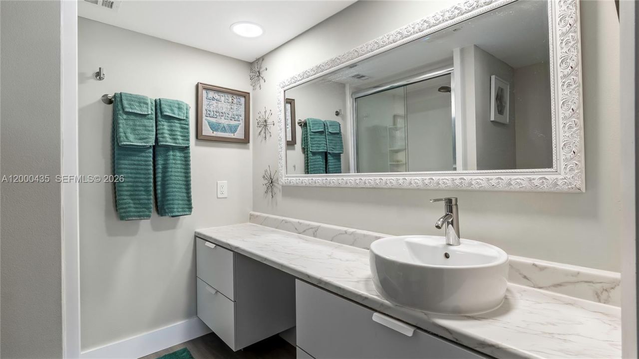 6231 Coral Lake Dr, Unit 307, Margate, FL 33063 Photo