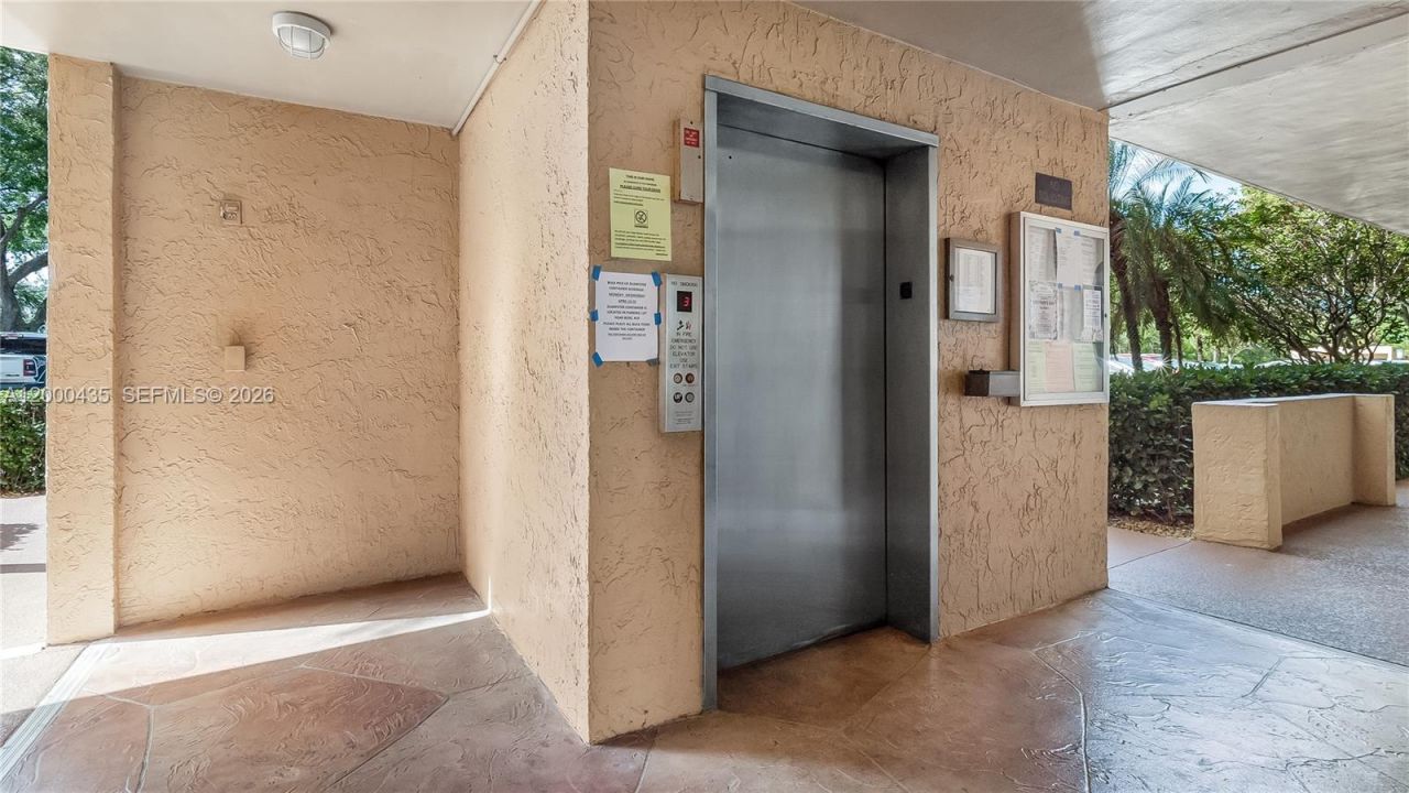 6231 Coral Lake Dr, Unit 307, Margate, FL 33063 Photo