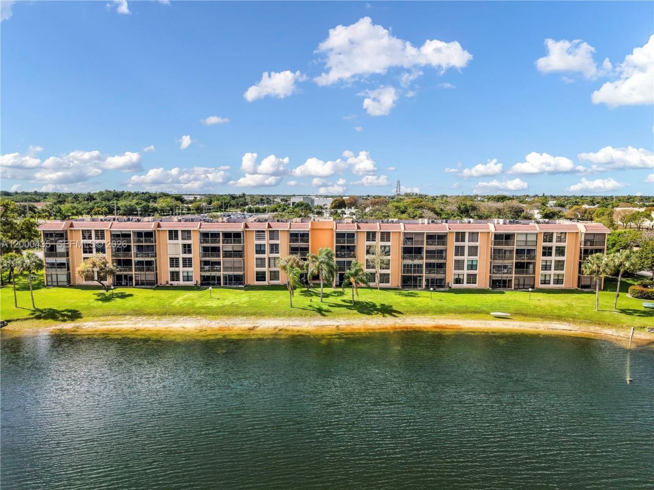 6231 Coral Lake Dr, Unit 307, Margate, FL 33063 Photo